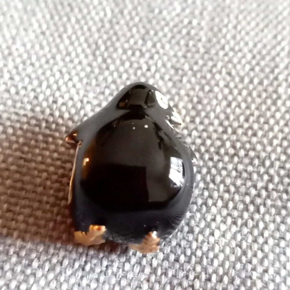 BRIGHTON PENGUIN BLACK ENAMEL AND WHITE CRYSTAL BEAD - Picture 6 of 8